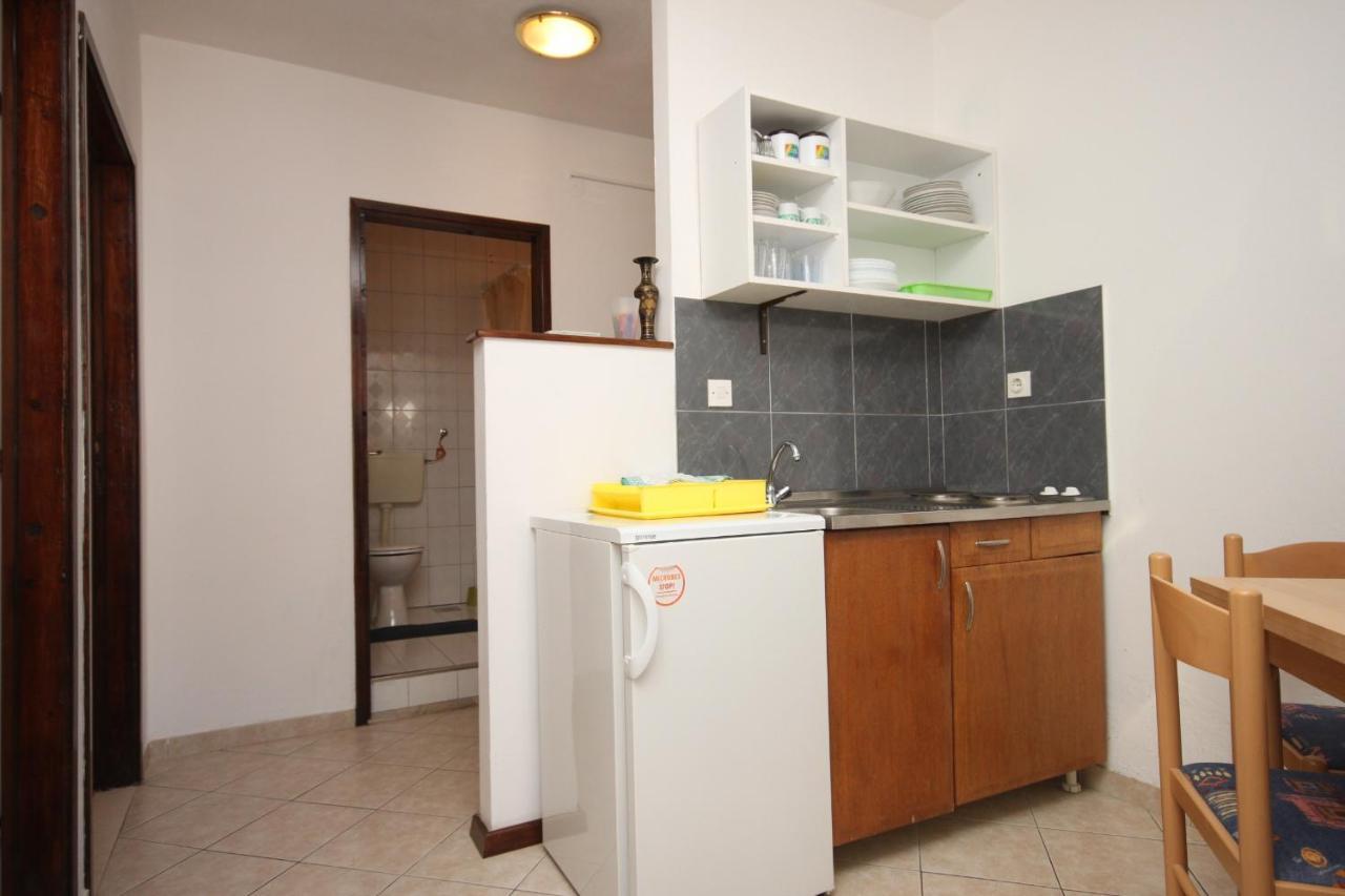 Apartments By The Sea Drvenik Donja Vala, Makarska - 6756 Eksteriør bilde