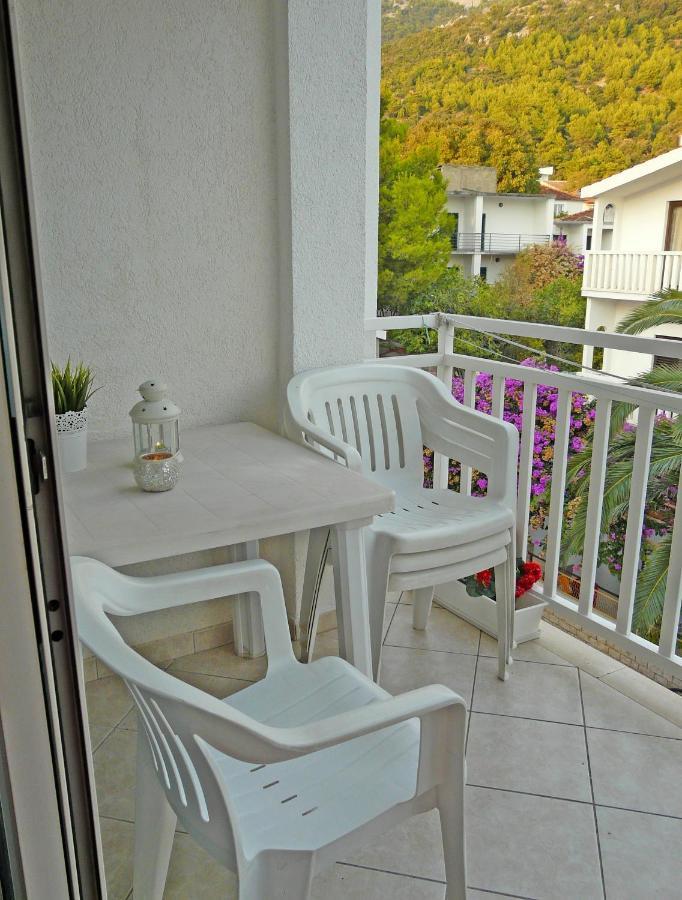 Apartments By The Sea Drvenik Donja Vala, Makarska - 6756 Eksteriør bilde